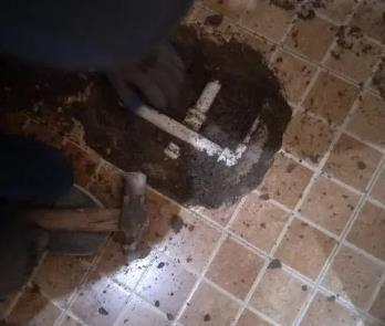 陈巴尔虎卫生间漏水维修公司为您分享下卫生间渗水如何处理及注意事项